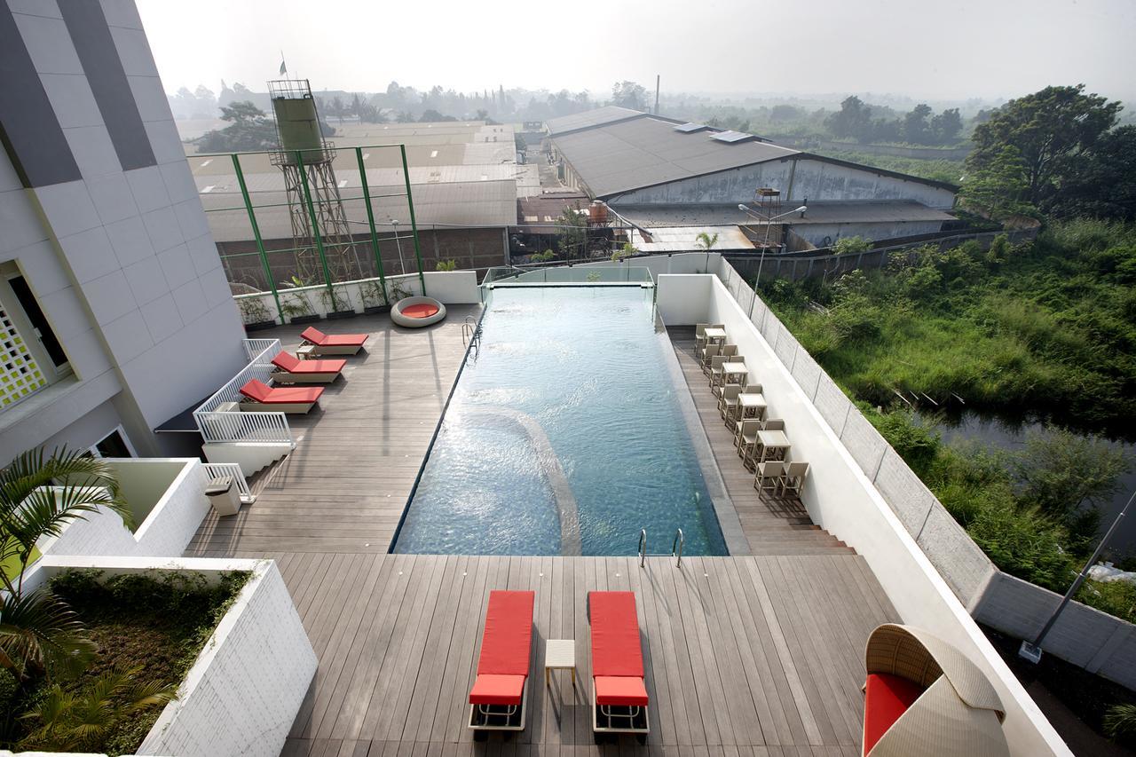 Shakti Hotel Bandung Exterior photo